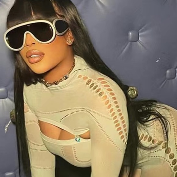 - Oversized bad and boujie I stay in luxury sunnies in shades of blue - Picture 4 of 4